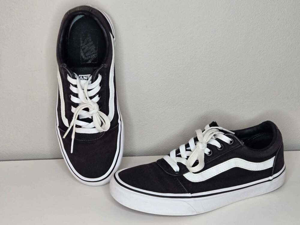 Vans Ward Women’s Low Top Canvas Sneakers Black and White